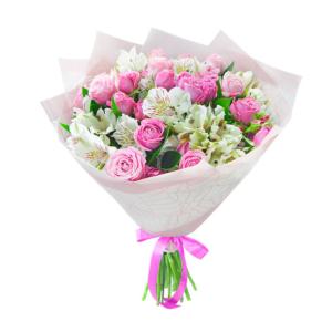 Букет розовые кустовые розы и белые альстромерии